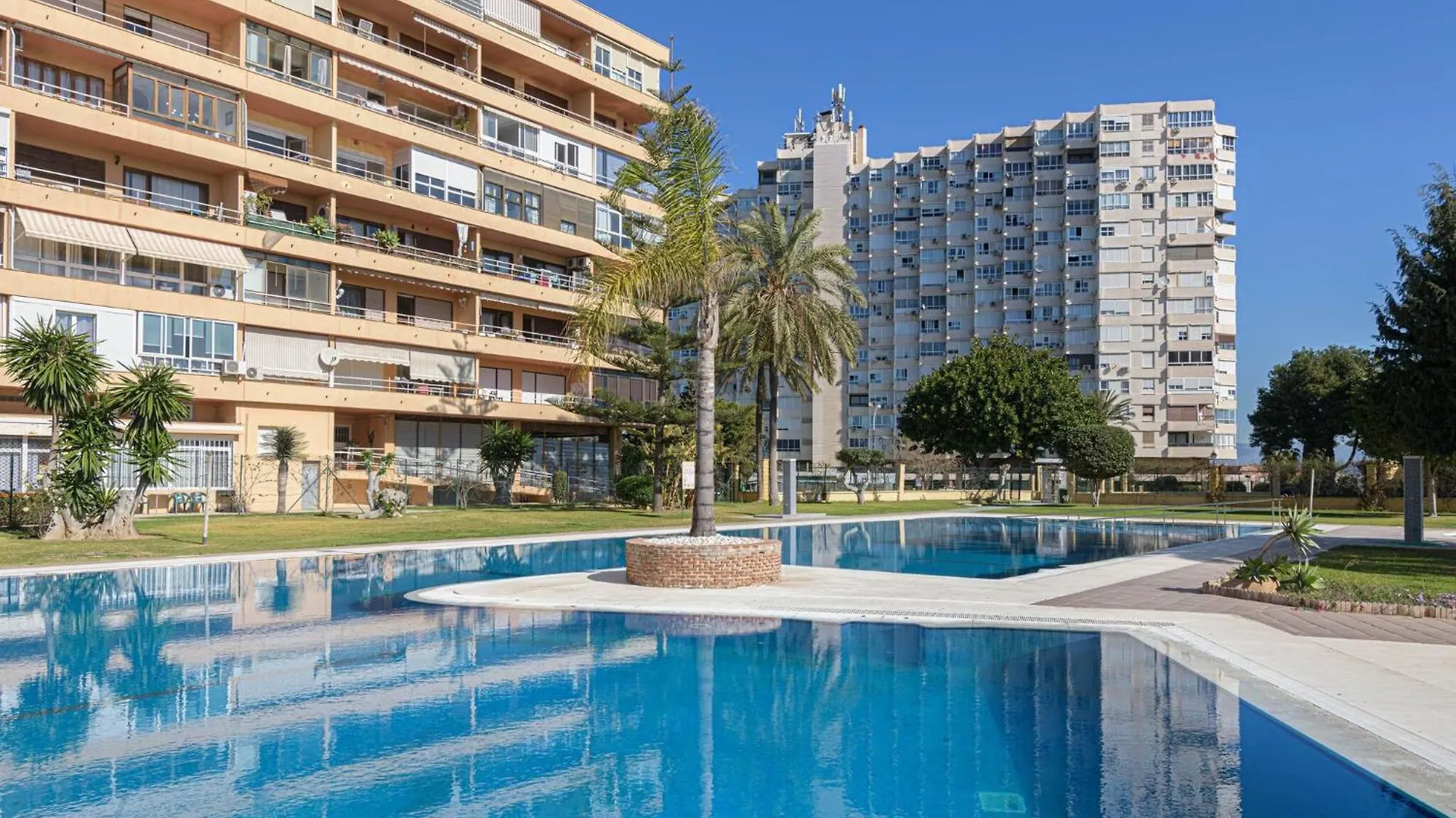 Estudio La Colina - Apartment In Torremolinos Holiday home